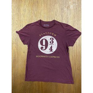 Harry Potter Platform 9 3/4 Red Graphic Crew Neck Tee Youth Medium